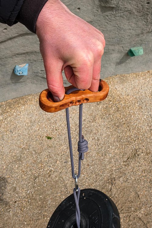 Pocket-Sized Finger Board Rock Climbing Holds Portable Hangboard Finger Trainer for Hand Grip Strength Training Pull up Grips Handles Arm Pinch Grip Forearm Exerciser Home Gym Fitness Workout Equipment