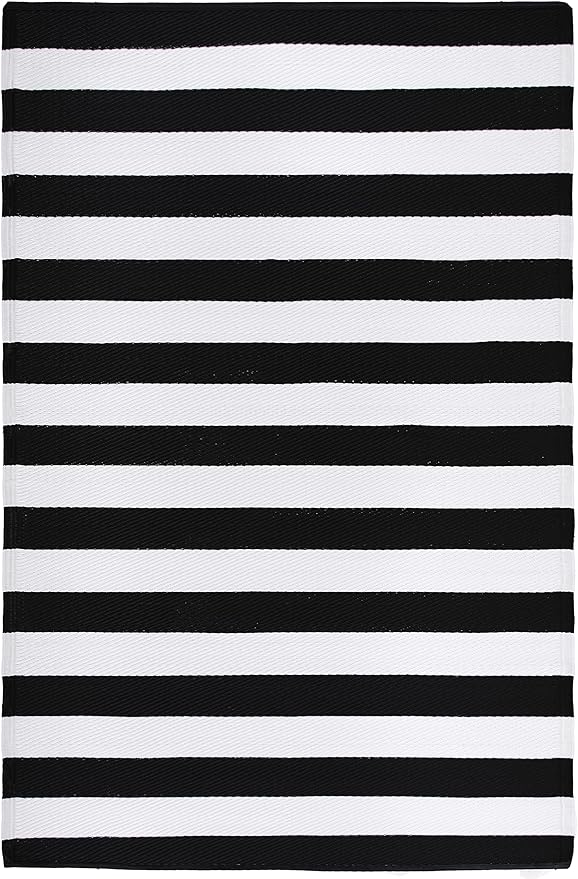 FH Home Outdoor Rug - Waterproof, Fade Resistant, Reversible - Premium Recycled Plastic - Striped - Patio, Deck, Porch, Balcony, Laundry Room - Brittany Stripe - Black & White Crease Free - 4 x 6 ft