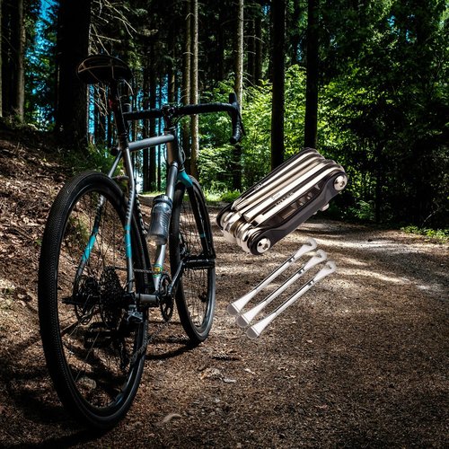 NIPNSCI Bike Chain Tool, Bike Tire Levers, Bike Tire Repair Kit, Chain Breaker, Bike Tire Repair Kit, Skate Tool, Tire Iron, Tire Spoons, Bike Multitool, Bike Tool Kit, Black