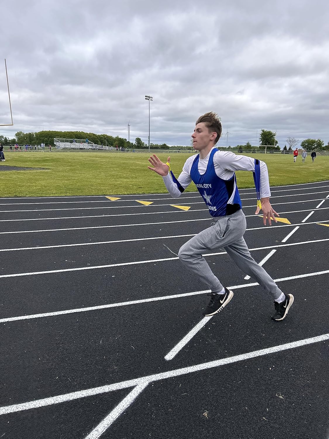 Tumbl Trak Adjustable Lycra Running Arms® - Correcting Arm Position for Track and Field, Agility Training and Speed Training - Unisex Youth