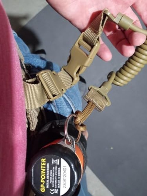Tactical Pistol Lanyard 3 Colors Pistol Retention Lanyard for Military Police Law Enforcement Security Spring Strap Anti-Loss Elastic Pistol Coil Lanyard with Detachable Buckle for Belt MOLLE Backpack