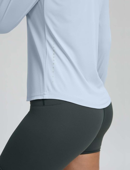 Long Sleeve Workout Tops for Women Lightweight Running Shirts Quick Dry Athletic Shirts Active Exercise Light Blue M