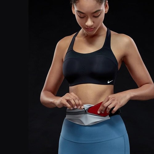 Running Belt for men and women, movable running phone holder, adjustable size lightweight running belt bag, waterproof night reflective waist pack, cycling exercise travel