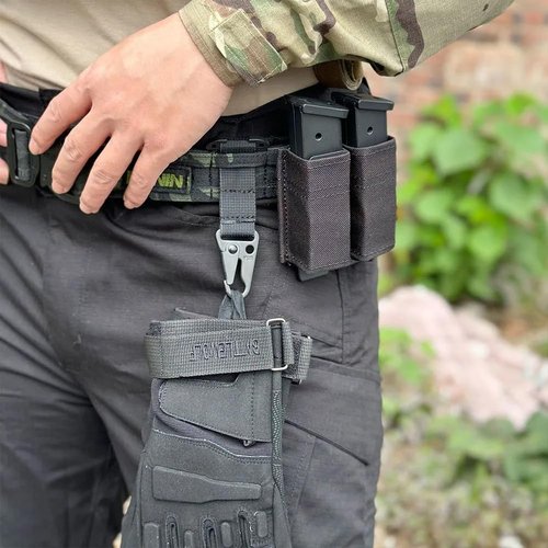 Zamudam T-Mount Molle Webbing Clash Hook Tactical Gear Clip Hanging Carabiner, Outdoor Cummerbund Belt Backpack Vest Metal Hook for Gloves Keychains EDC Accessories (3 Packs Black)
