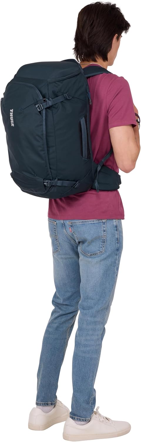 Thule Landmark 40L Travel Pack, Obsidian