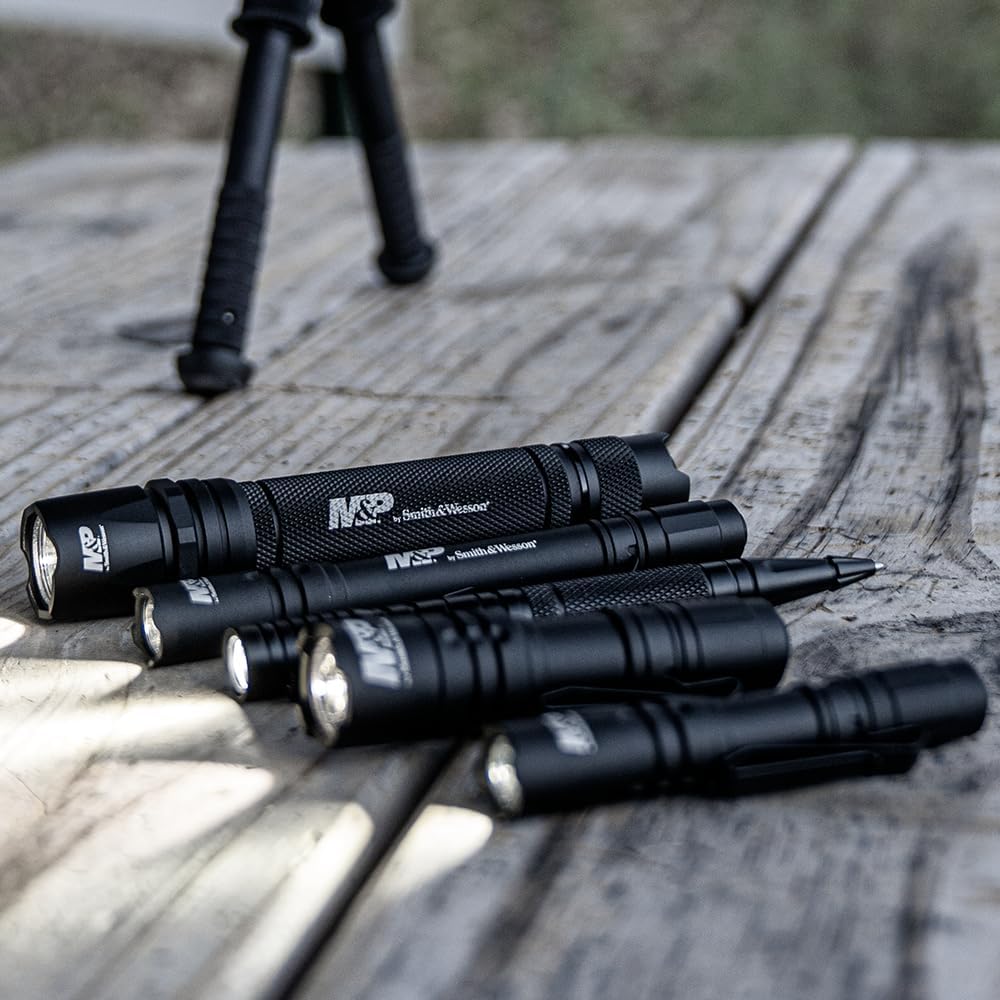 Smith & Wesson M&P Delta Force CS 1xAAA 125 Lumen Flashlight with 4 Modes, Waterproof Construction and Memory Retention for Outdoor, Tactical and Shooting