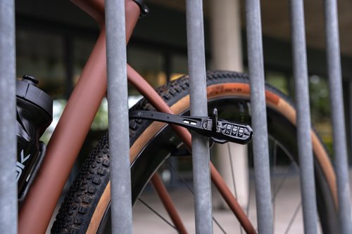 Hiplok Z LOK Combo Bike Lock/Motorbike Helmet Lock - Black. 3 Digit Code. Steel Core & 45cm Locking Length. Optional Bracket