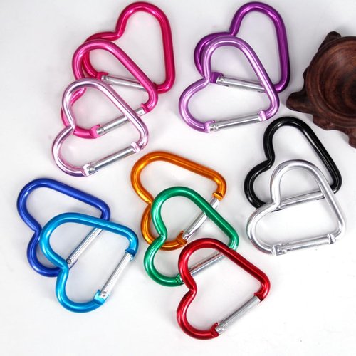 Heart Shaped Carabiner Clip Aluminum Alloy Keychain Clip Spring Snap Hook Camping Backpack Clips Heavy Duty Carabiner Rustproof Backpack Carabiner Lightweight Aluminum Alloy Keychain Clip (Red)