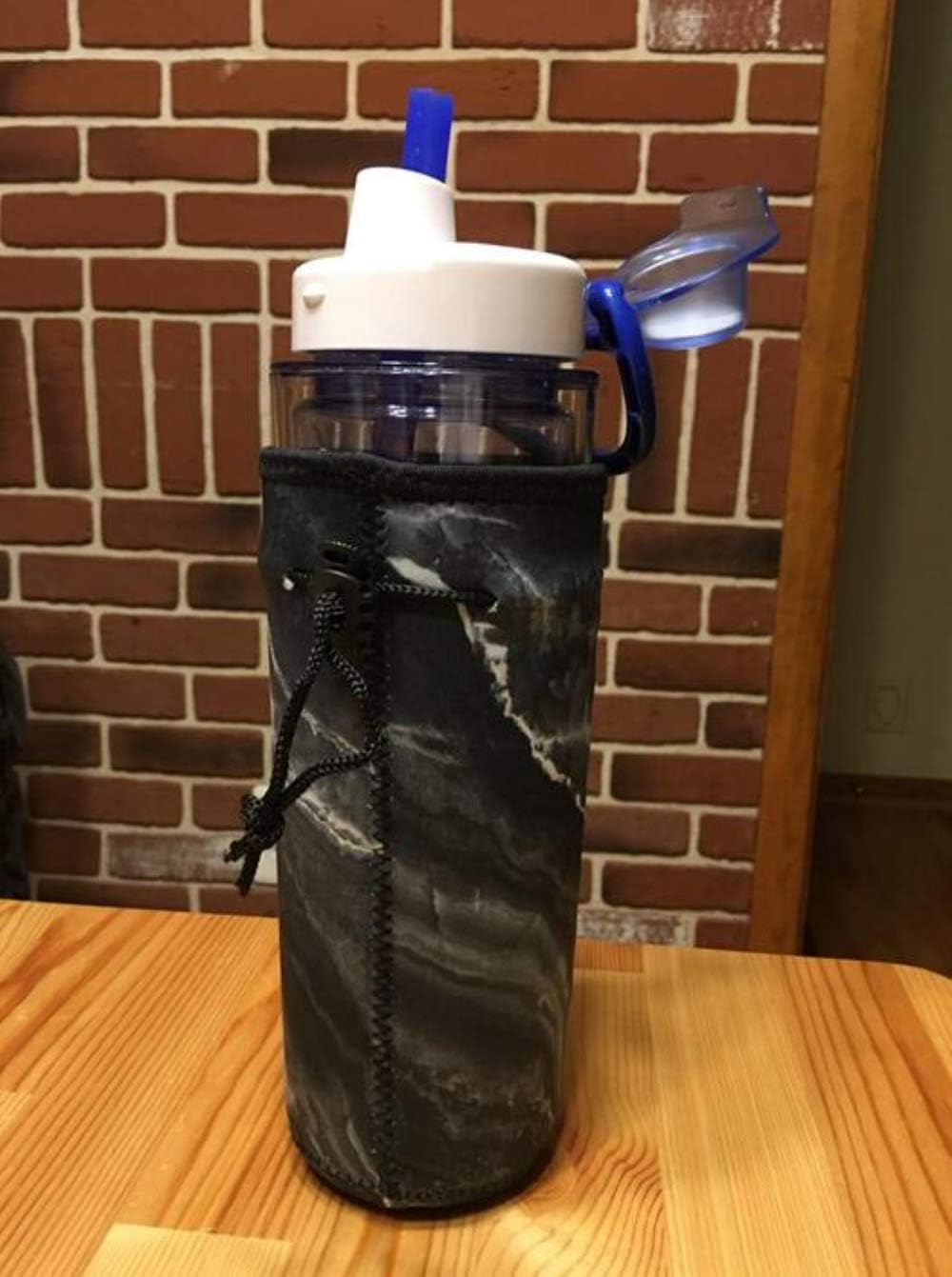Water Bottle Carrier,Insulated Neoprene Water Gym Travel bottle Holder Bag Protector Sleeve Case Pouch Cover 0.6L or 0.75L, Great for Stainless Steel and Plastic Bottles (BLUE)