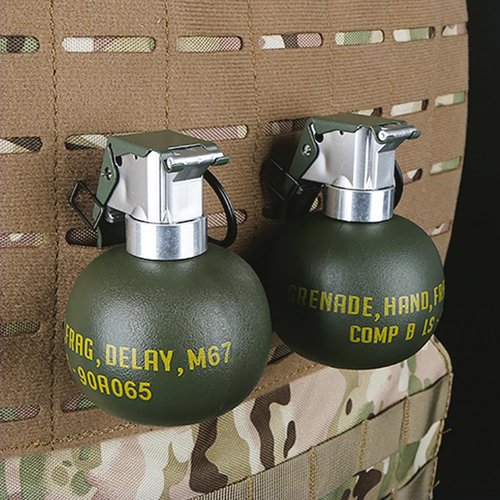 Disratw Airsoft Grenade Toy Plastic CS Hand Grenade Model Tactical Gear Accessories for Army Fans Cosplay Props CS Game(No Function) (M67)