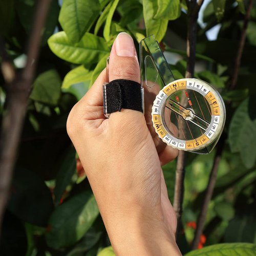 Orienteering Thumb Compass Basic Aim Elite Training Competition Race Compass for Outdoors Sports Foot Cross-Country Directional Movement Match Tournament Contest Athletics Student Kid