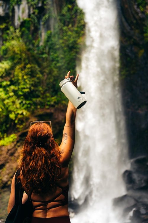 GSI Outdoors Microlite 1000 Twist - Vacuum Insulated Stainless Steel Water Bottle, Double Wall Thermal Flask, White, 32 Ounces