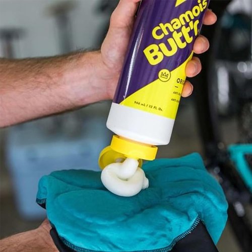 Chamois Butt'r Original Anti-Chafe Cream Skin Lubricant 32 Fl. Oz Bundle with a Keychain Light