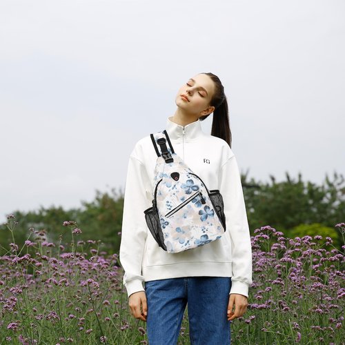 MOSISO Crossbody Sling Backpack, Portable Travel Hiking Daypack Chest Sling Bag Casual Daypack One Strap Chest Backpack for Women Men Outdoor Hiking Travel, Smudged Floral