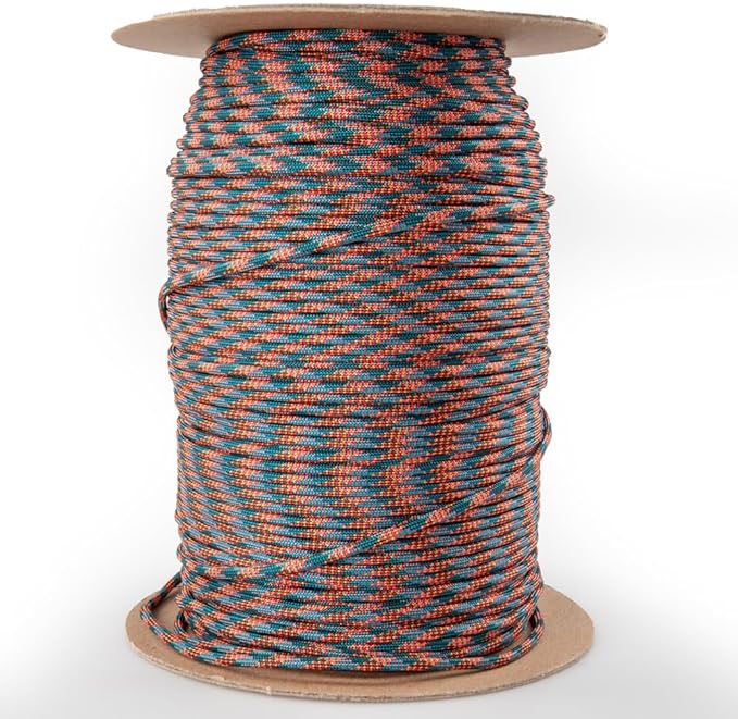 Paracord Planet Holiday Colors 550 Paracord – Great for DIY, Bracelets, and Lanyards – Mele Kalikimaka (1,000 Feet)