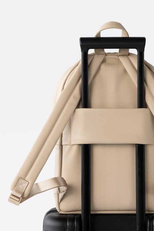 Portare Motus Backpack 20L (vegan grape leather, intuitive organisation, sleek and minimal, suited for daily commutes, business trips)
