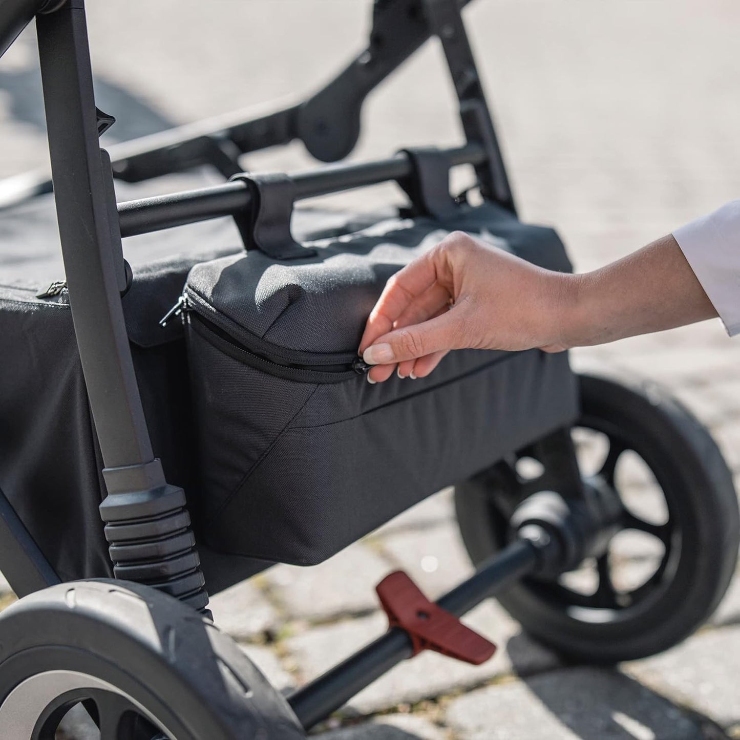 Thule Stroller Organizer - Convenient Storage - Easy to Attach - Internal & Exterior Pockets - Zipper top - Compatible Sleek, Spring & Shine