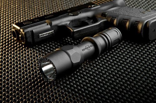 Sure Fire G2ZX Combat Light 600 Lumen Tactical Flashlight with 4 Extra 123As and Lightjunction Battery Case