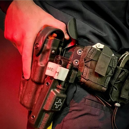 Tourniquet Holder with Qls Kit System, for Quick Locking Drop Flex Adapter/Mid-Ride Universal Belt Loop with Drop Leg Platform Polymer Leg Shroud Attachment Tactical Extension Holsters (Right)