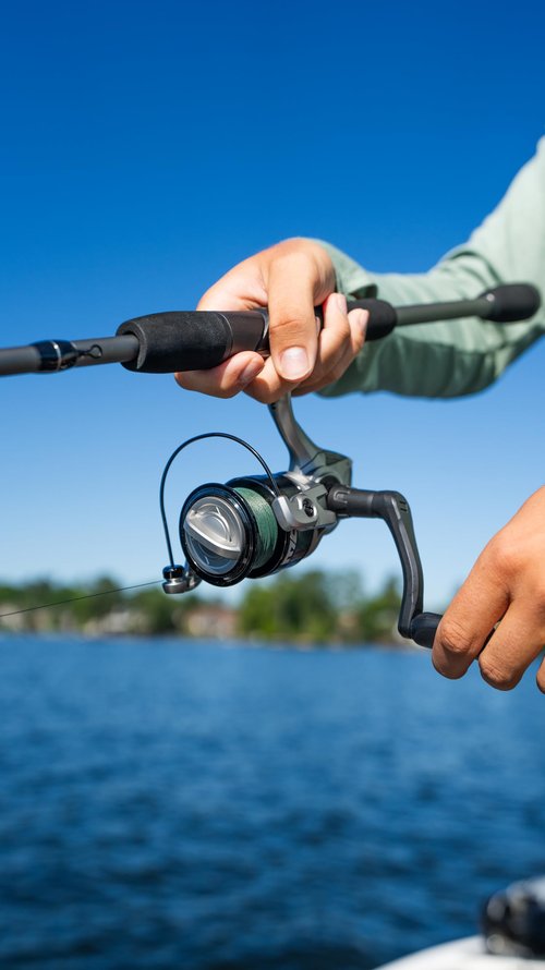 Abu Garcia Max X Size 750 Spinning Fishing Reel, High-Performance Freshwater Reel, A-Symmetric Carbon Frame and Rotor, Durable & Lightweight Construction, Max Drag of 6.4lb | 2.9kg