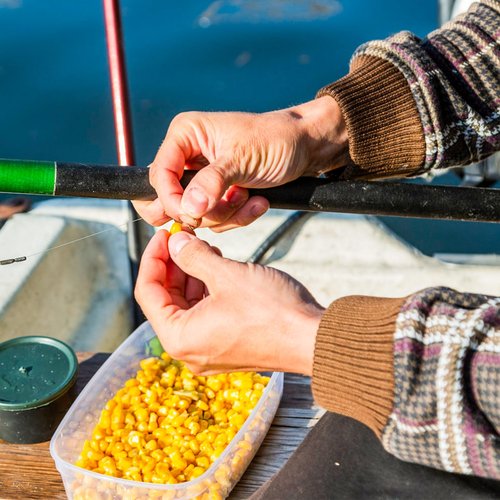 Syosisny 500pcs Floating Fishing Lures - Soft TPR Artificial Baits with Real Corn Scent, Yellow Elastic Fake Corn Baits for Carp, Catfish, and Versatile Freshwater & Saltwater Fishing