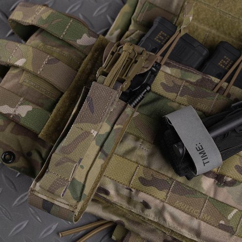 Quick Access IFAK Tourniquet Pouch Flat Open MOLLE Mount on Tactical Vest, Durable Nylon Medical Pouch with Hook Loop Sides Closure & Quick Buckle Fits SAM XT/CAT/SOF, etc(BLK)