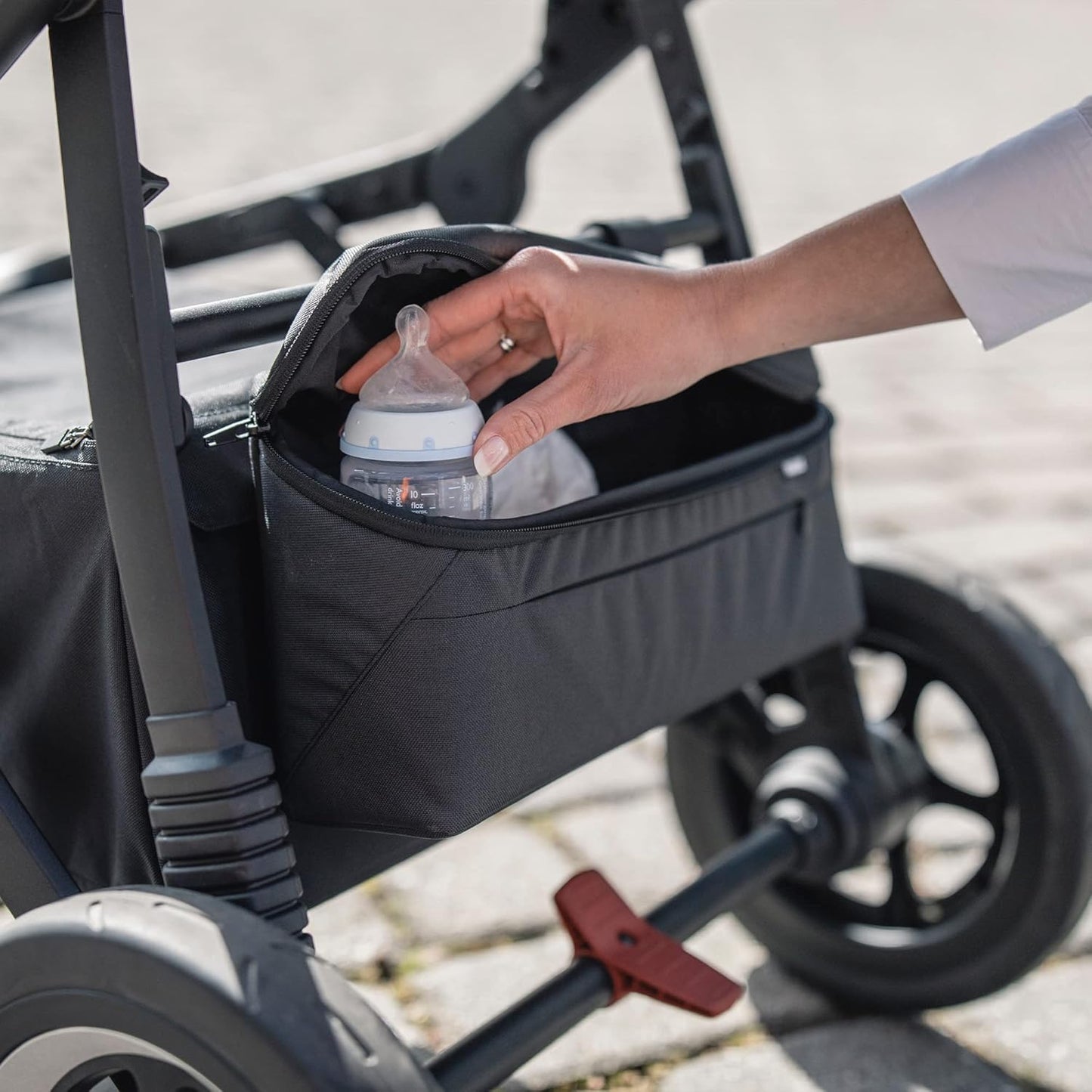 Thule Stroller Organizer - Convenient Storage - Easy to Attach - Internal & Exterior Pockets - Zipper top - Compatible Sleek, Spring & Shine