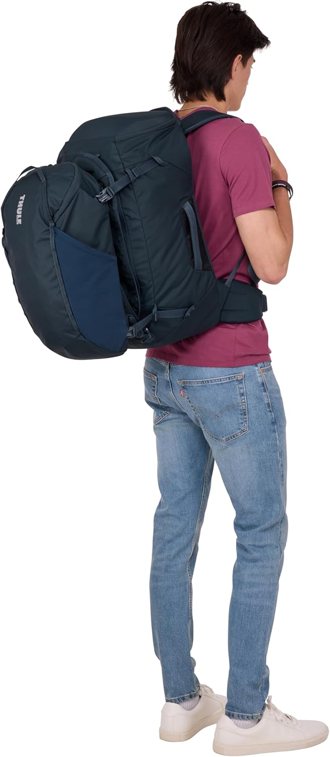 Thule Landmark 40L Travel Pack, Obsidian