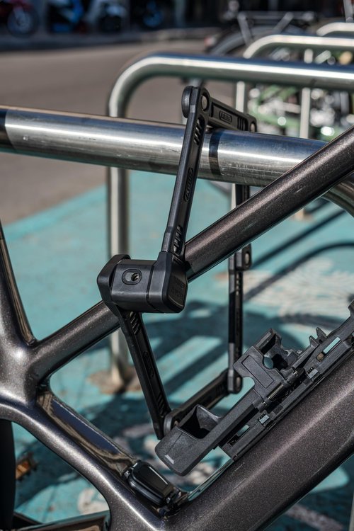 ABUS Folding Lock Bordo 6200K 90 SH - Flexible Bicycle Lock with Bracket - Lock Body can be rotated by 360 Degrees - Safety Thanks to Hardened Steel and XPlus Cylinder - 94 cm, Black