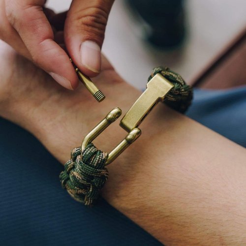 Hero Company Camo Paracord Bracelet - Tactical Survival Bracelet for Men with Bronze USA Flag - Helps Pair Military Veterans with a Companion Dog