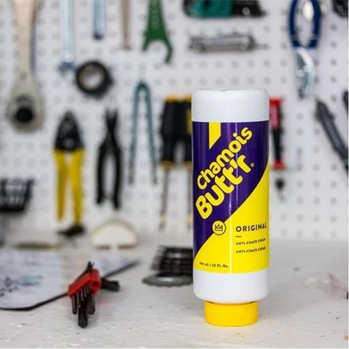 Chamois Butt'r Original Anti-Chafe Cream Skin Lubricant 32 Fl. Oz Bundle with a Keychain Light