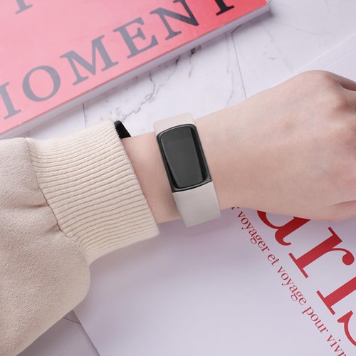 Vanjua Band Compatible with Fitbit Charge 6 Bands Women Men, Soft Silicone Adjustable Waterproof Sport Replacement Wristbands Strap for Fitbit Charge 6 / Charge 5 (Starlight)