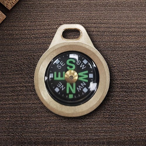 Dr.Metalleung Compact Pocket Brass Compass Brass Compass Small Compass Essential EDC Orienteering Tool for Hiking, Camping, Survival, and Outdoor Adventures | Durable & Stylish Design