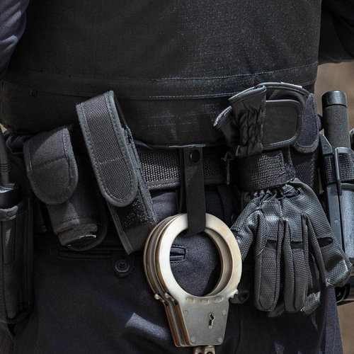 KENOBEE 2-Pack Handcuff Strap Holder with Snap Closure for Duty Belt, Nylon Belt Keeper Quick-Release Clip Hook for ASP Handcuff，Law Enforcement Police Accessories
