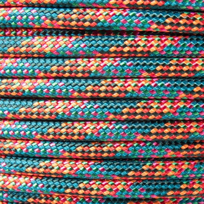 Paracord Planet Holiday Colors 550 Paracord – Great for DIY, Bracelets, and Lanyards – Mele Kalikimaka (250 Feet)