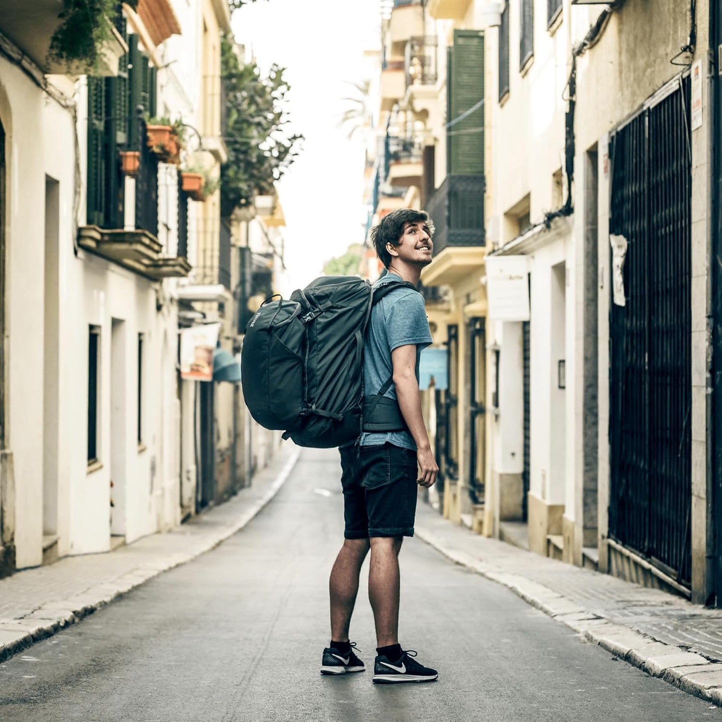 Thule Landmark 40L Travel Pack, Obsidian