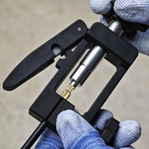 Fisope 2 in 1 Designed Needle Driver Insertion Tool with Hydraulic Hose Cutter for Bicycle MTB Road Bike Olive Banjo Fitting Insert Installation,Extra Thimble for Replacement