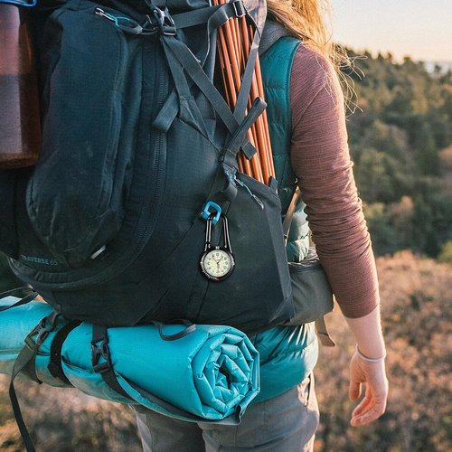 Clip-on Light Alloy Unisex Backpack Buckle Belt fob Watch Black with White dial Ideal for Doctors Climbing (Black)