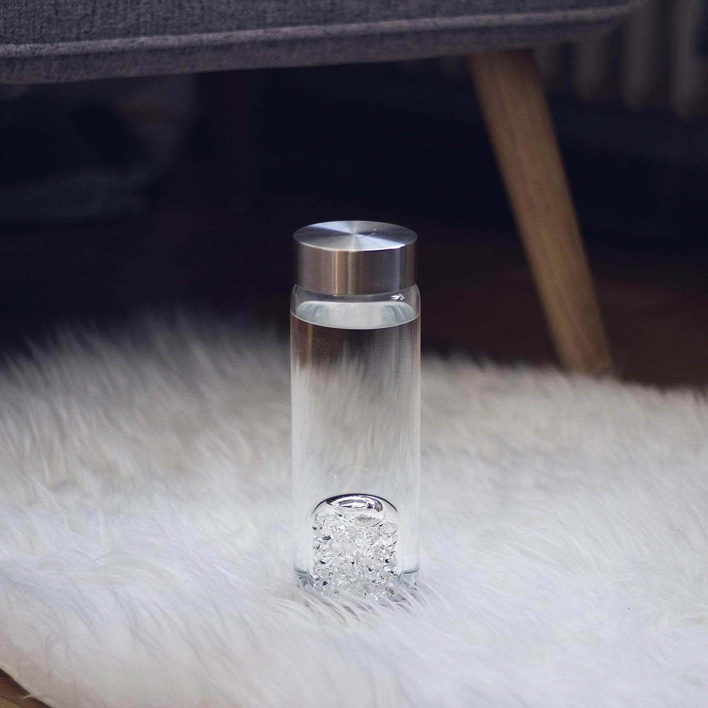 VitaJuwel ViA LUNA | Crystal Water Bottle with Rainbow Moonstone and Clear Quartz for Intuition, Empathy, Femininity