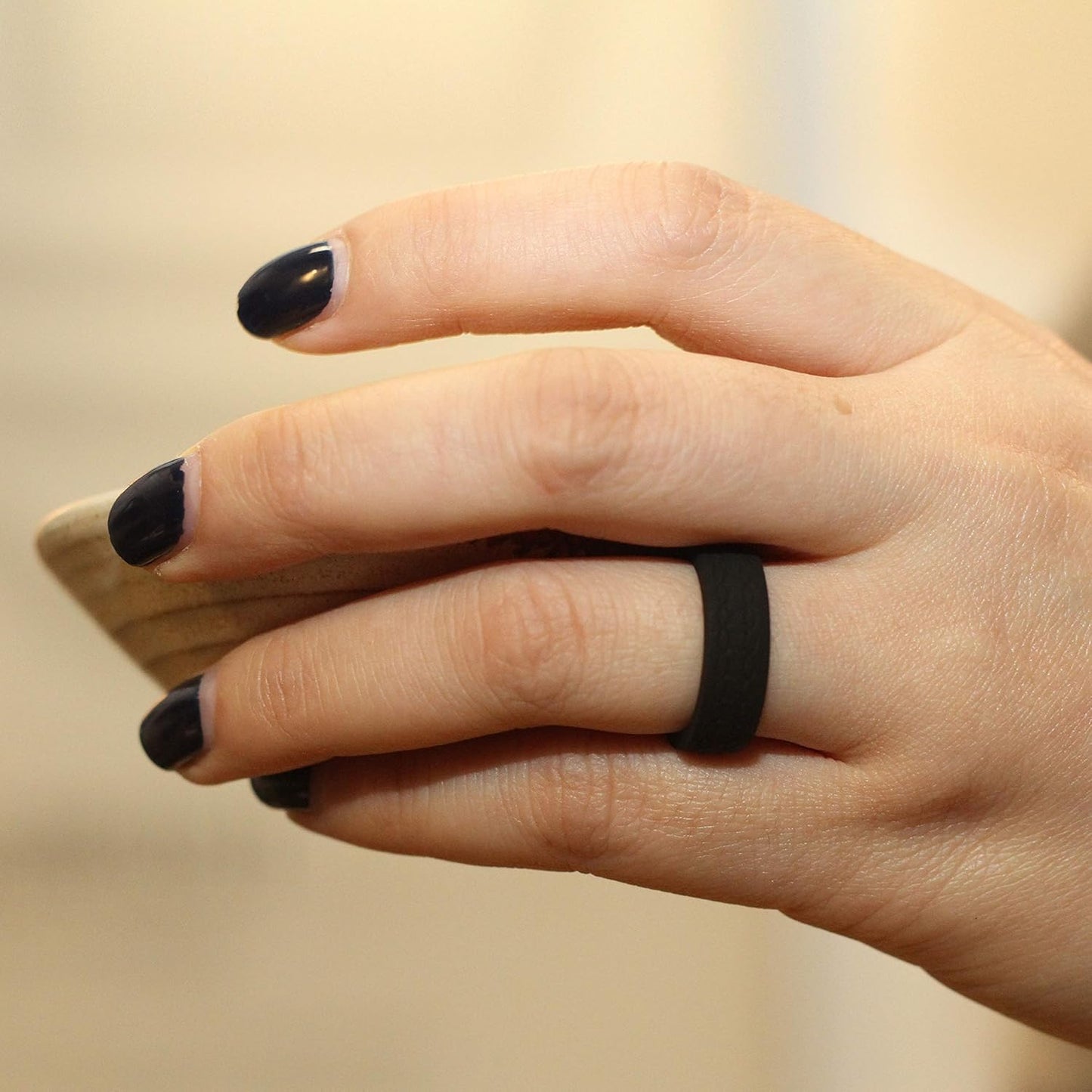 Tuhaoge Women's Silicone Wedding Ring - Silicone Rubber Wedding Bands - Representing Freedom & Dreams