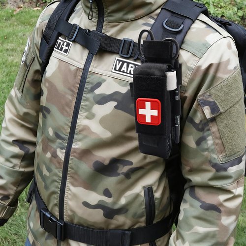 Tactical Molle Tourniquet Holster & Shear Holder Pouch Molle Compact Tourniquet Holder (Green 2 PCS)