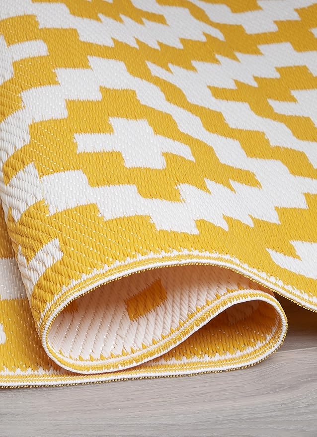 FH Home Outdoor Rug - Waterproof, Fade Resistant, Reversible - Premium Recycled Plastic - Geometric - Porch, Deck, Balcony, Mudroom, Laundry Room, Patio - Aztec - Yellow & White Crease Free - 3 x 5 ft