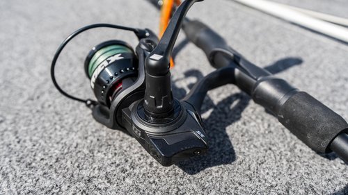 Abu Garcia Max SX Size 4000 Spinning Fishing Reel, High-Performance Freshwater Reel, A-Symmetric Carbon Frame and Rotor, Durable & Lightweight Construction, Max Drag of 14lb | 6.4kg