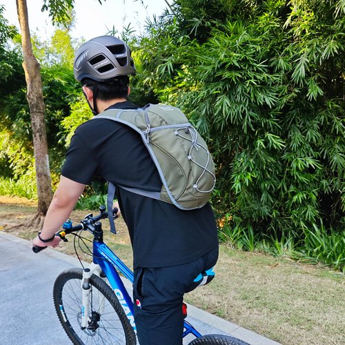 NorthClimbOtd Olive-Green Hydration Pack Backpack with 2L Water Bladder, Lightweight Insulated Running Water Backpack for Men and Women, for Hiking, Biking