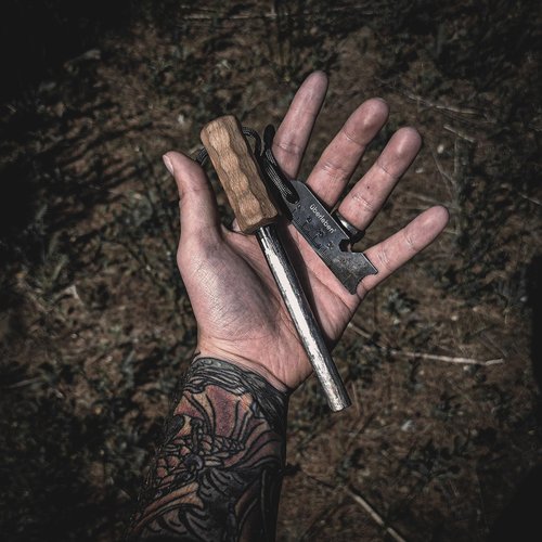 überleben Kräftig Pro Ferro Rod Fire Starter for Survival w/Multi-Tool Fire Striker - 1/2" Thick Fire Steel, 20,000 Strikes - Waterproof Flint and Steel Camping Fire Starter w/Wood Handle, Lanyard