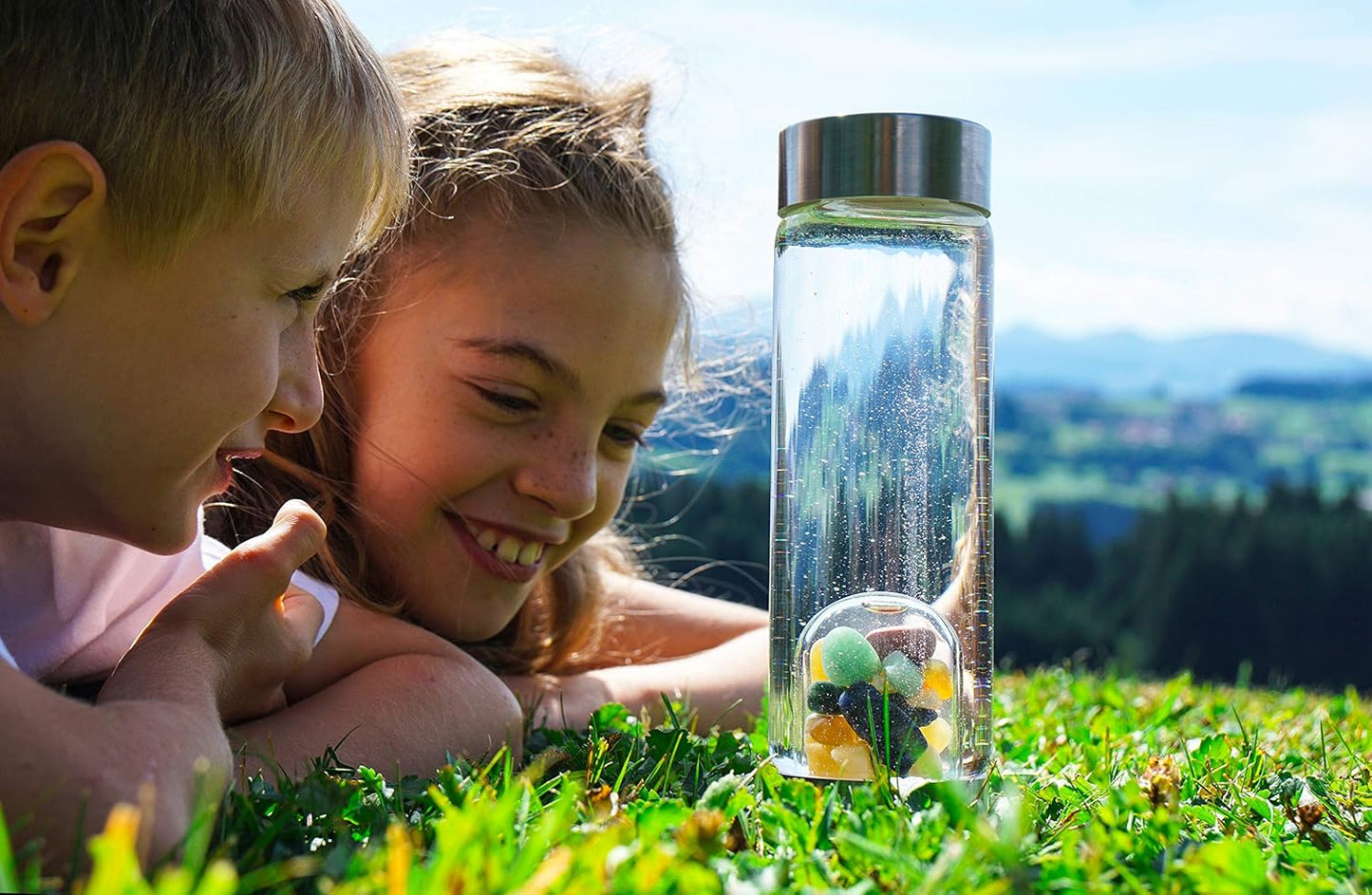VitaJuwel ViA LUNA | Crystal Water Bottle with Rainbow Moonstone and Clear Quartz for Intuition, Empathy, Femininity
