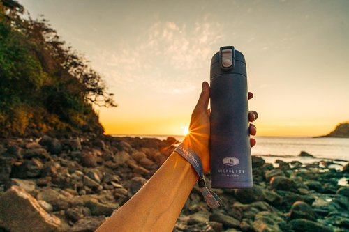 GSI Outdoors Microlite 500 Flip Vacuum Insulated Bottle, Lightweight, Stainless Steel Travel Mug, Leakproof Flip Lid, Hot & Cold Thermos for Hiking & Outdoor, Jade, 17 oz