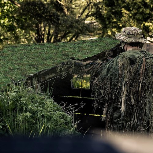 Camo Netting, Bulk Roll Camouflage Netting Woodland, Military Hunting Free Cutting for Hunting Blind Sunshade Shooting Theme Party Decoration
