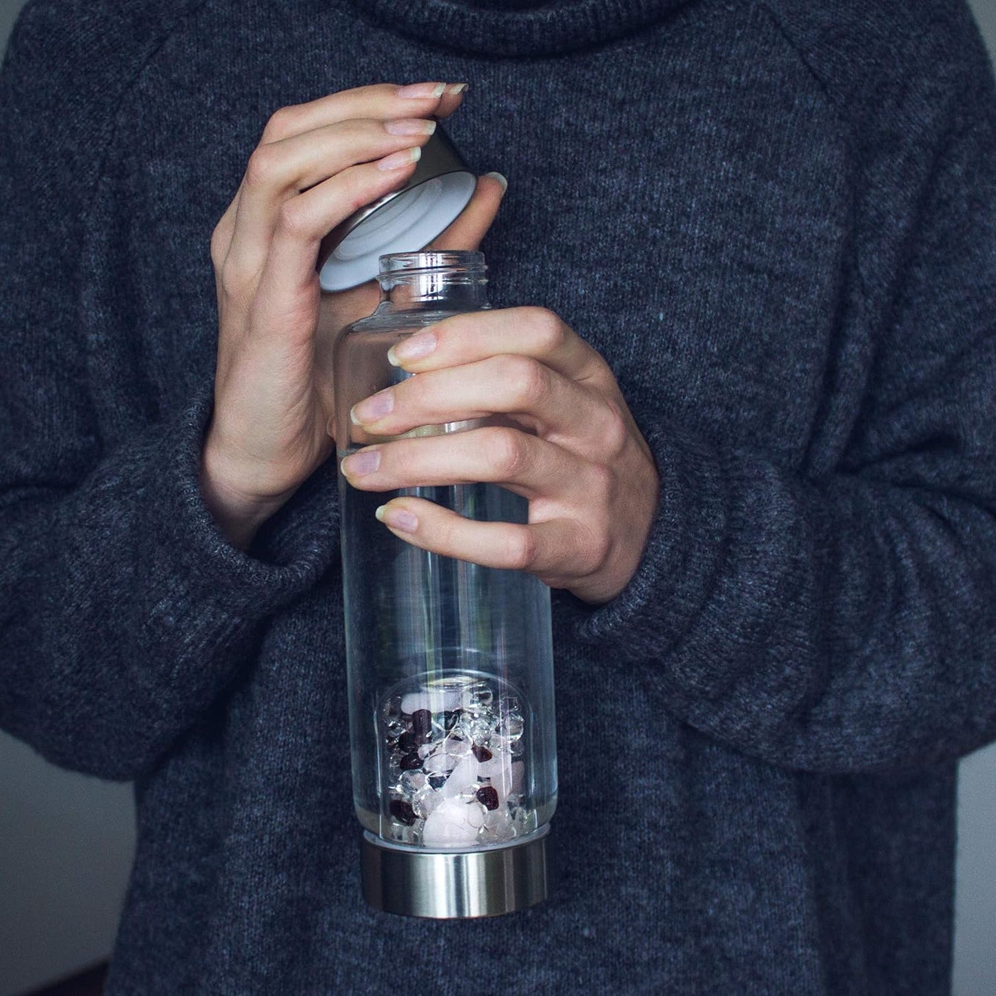 VitaJuwel ViA LUNA | Crystal Water Bottle with Rainbow Moonstone and Clear Quartz for Intuition, Empathy, Femininity