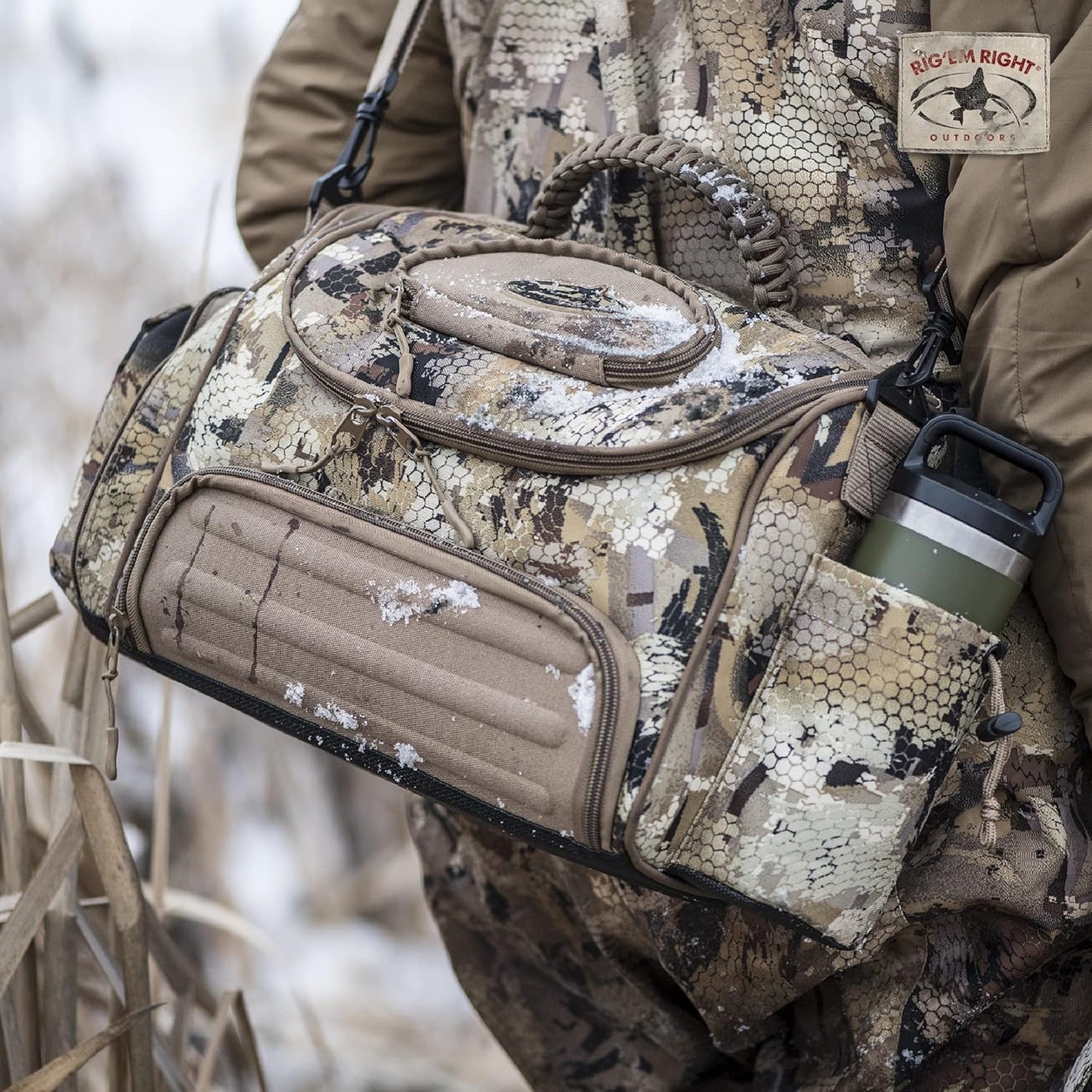Rig'Em Right Waterfowl Lock and Load Duck Hunting Blind Bag with Molded Ammo Compartments, Sunglasses Case, Drink Holder and More (Optifade Marsh Camo)